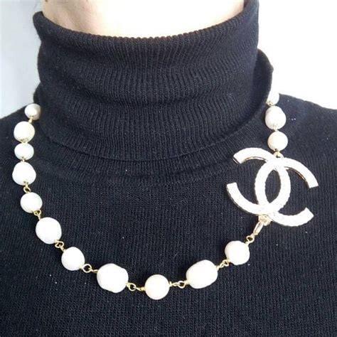 collana chanel perle bianche e nere